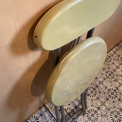 折りたたみ椅子の画像