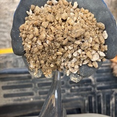 引き取り限定　山砂　荒目　およそ1トン　
フレコンバック1個の画像