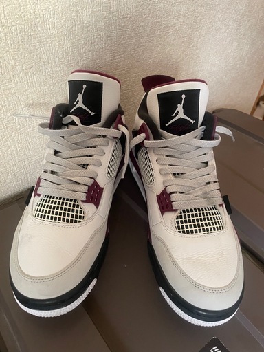 ジョーダンPSGコラボとシュプリームのバッグ2種類