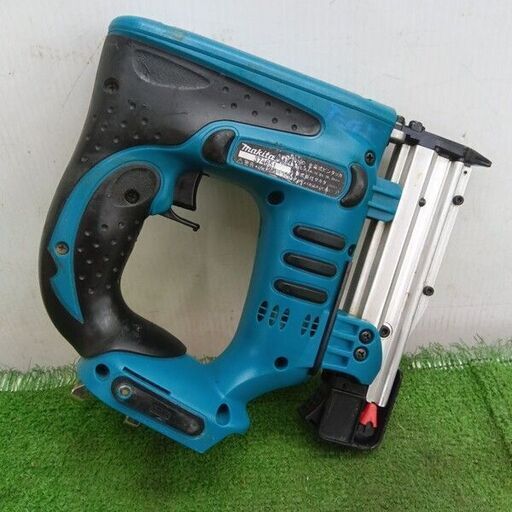 マキタ PT350DZ 充電式ピンタッカ 14.4V【野田愛宕店】【店頭取引限定】【中古】管理番号：IT8UW1UNO0UU