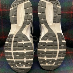 Nike ナイキ　トレーニングシューズ  スニーカー NIKE ランニングシューズ DART10 27.5センチ　グレーの画像