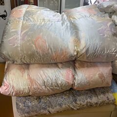 未使用保管品　高級羽毛掛け布団　シングル　西川の画像
