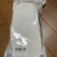 新品✨花柄レインシューズカバー（大人用／滑り止め付き）の画像
