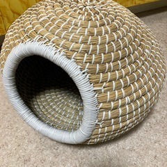 【猫を飼っている方へ
】全く使ってません！！猫ベッド、天然素材　の画像