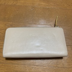 ハシバミ　長財布　ラウンドファスナーの画像