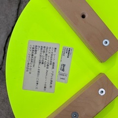 【✨レア廃盤】IKEA❗️蛍光イエロー丸型スツール　FROSTA イス　限定　レア　丸椅子　イエロー　yellow ダイニングチェア　デスクチェア　椅子　木製　イケア　インテリア　小型家具　デザイン家具　個性的の画像