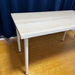 IKEA デスク　テーブルの画像