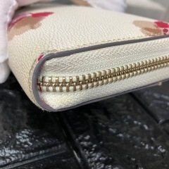 COACH　コーチ　長財布　ラウンドファスナー　レザー　花柄　ロゴ金具　札入れ　銭入れ　レディース　花柄　フラワーの画像