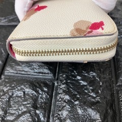 COACH　コーチ　長財布　ラウンドファスナー　レザー　花柄　ロゴ金具　札入れ　銭入れ　レディース　花柄　フラワーの画像