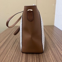 MICHAEL KORS　マイケルコース トートバッグ 茶　ブラウン 白　ホワイト　金　ゴールドの画像