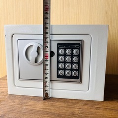 テンキー式金庫　鍵無しテンキーでの開閉のみの画像