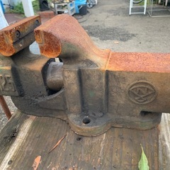 大型万力の画像