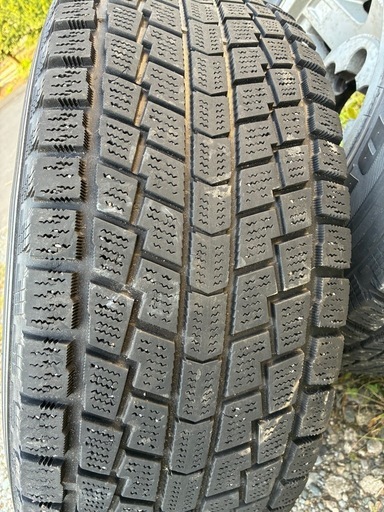 近く処分予定！　スタッドレスタイヤ　265/70 R15 ランクル　SUV