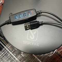 SSKY（小天） LEDリングライト 女優ライト 撮影配信用ライト 12インチ 卓上 パソコン スマホ ライト オンライン Web会議ライト 影がなし 10段調光 3色モード USB給電 スマホスタンド付 360°回転 金属制台座 の画像