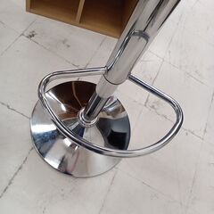 リユースのサカイ栃木店★ジモティ割あり★  カウンターチェア ホワイト W46×D46×H～110 クリーニング済み TC10746の画像