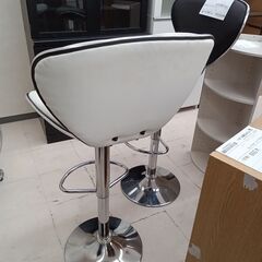 リユースのサカイ栃木店★ジモティ割あり★  カウンターチェア ホワイト W46×D46×H～110 クリーニング済み TC10746の画像