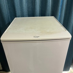 シャープ137L 冷蔵庫の画像