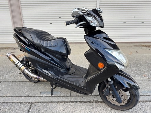 ⭐️3型.シグナスX125SRカスタム⭐️バッテリー・プラグ・グリップなど新品交換⭐️125cc原付二種スクーター⭐️