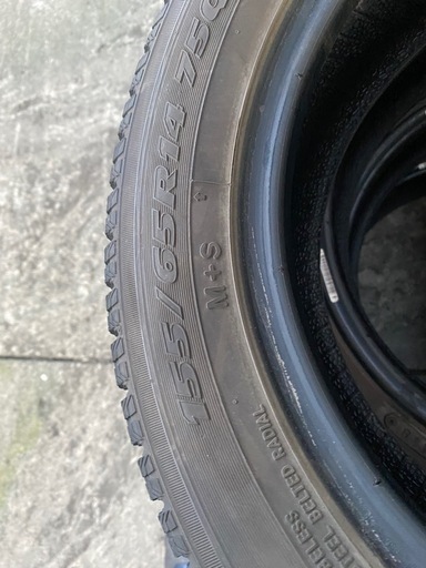 中古　スタッドレスタイヤ　155/65R14