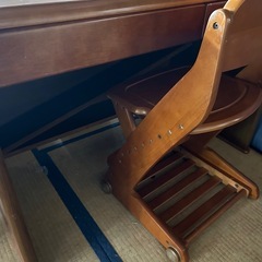 学習机、椅子のセットの画像