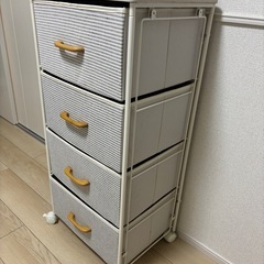 キャスター付き4段収納の画像