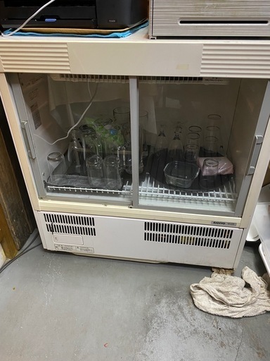 サンヨー　冷蔵ショーケース
