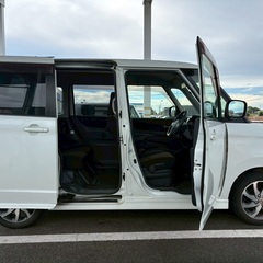 低走行8万キロ台☆月々1万円〜分割払い可❗️ 車検2年付き！【名義変更代込み】大人気☆日産 ルークスハイウェイスター☆Bluetooth対応ナビ付き☆走行中DVD見れます☆ETC付き☆電動スライドドア☆ドラレコ付き☆スマートキー☆フルオートエアコン☆純正アルミ！そのまま乗って帰れます❗️の画像