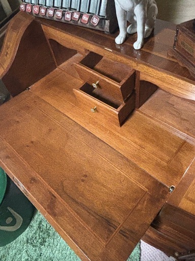 アンティークイタリア製ライティングビューロ家具　猫脚　鍵付き