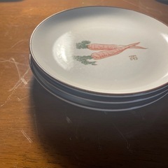 野菜柄の和皿3枚の画像