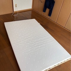 【シングルベッド】クリーニング済【管理番号11809】金の画像