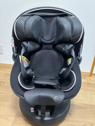 ★お譲り先決定★【美品】エールベベ クルットR ザ・ファースト ルーナブラック BF130 ISOFIX取付 回転式チャイルドシート 新生児～ R129適合 日本製