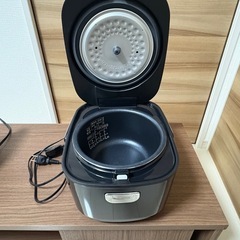 炊飯器の画像