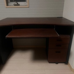 【高級感あり】木製デスク（引き出しタイプの収納付き
）の画像