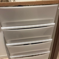 【ニトリ】衣装タンス　木目調プラスチック　4段の画像