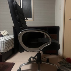 【高級感あり】革製椅子の画像