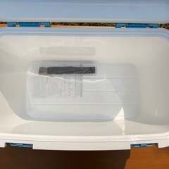水色 クーラーボックス 35Lの画像