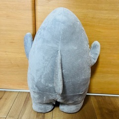 マッスルサメ ぬいぐるみ ほぼ未使用 35cm　筋肉 かわいい 癒し ゆるふわ おっとり BIGサイズ 大きい 鮫 さめ マッスルシャーク マッチョ 腹筋 シックスパック プリケツ おもちゃ 子供向け ギフト プレゼント インテリア 人形 ぬい 抱き枕 枕 綿入り 動物 海 SHEIN シーイン シーン 通販 Amazon 楽天市場 人気商品の画像