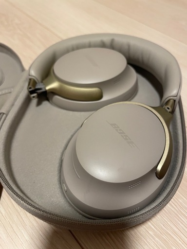 美品　BOSE QuietComfort Ultra ヘッドホン サンドストーン
