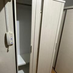 引っ越しに伴う整理　衣装ワードローブ 鏡付き　引き戸の画像