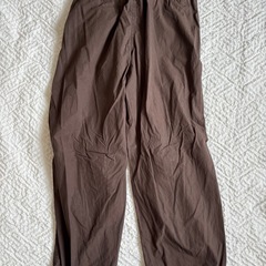 UNIQLO ブラウン ワークパンツ Mサイズの画像