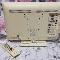 シャープ　22型テレビ　リモコン付きの画像