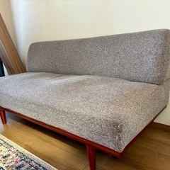 0円でお譲りします・3人掛けソファーの画像