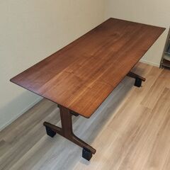無印良品のダイニングテーブルの画像