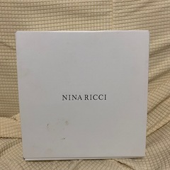 NINA RICCI、
食器、の画像