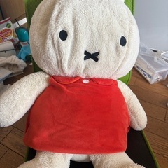 ミッフィ特大ぬいぐるみの画像