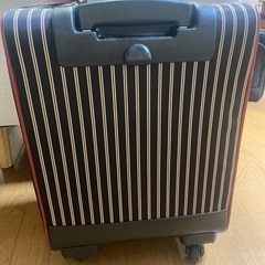 キャリーケース、バッグ（急な出張などに役立ちます）の画像