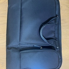 キャリーケース、バッグ（急な出張などに役立ちます）の画像
