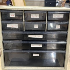 【予定者あり】無料で差し上げます。オフィス用　小物収納棚2個まとめての画像