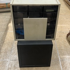 【予定者あり】無料で差し上げます。オフィス用　小物収納棚2個まとめての画像