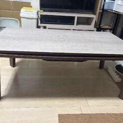 こたつテーブルの画像